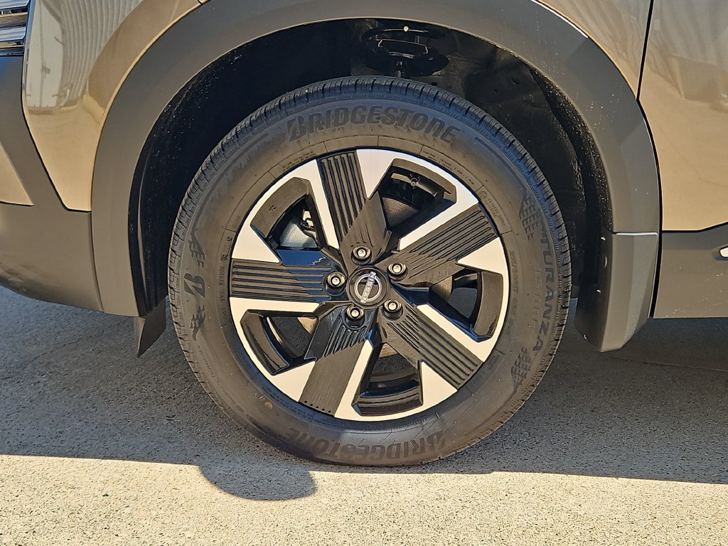 New 2027 Nissan Kicks SV AWD/4WD image 28
