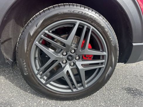 Used 2025 Ford Explorer ST image 36