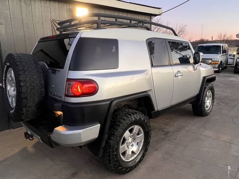 Used 2008 Toyota FJ Cruiser 4WD image 8