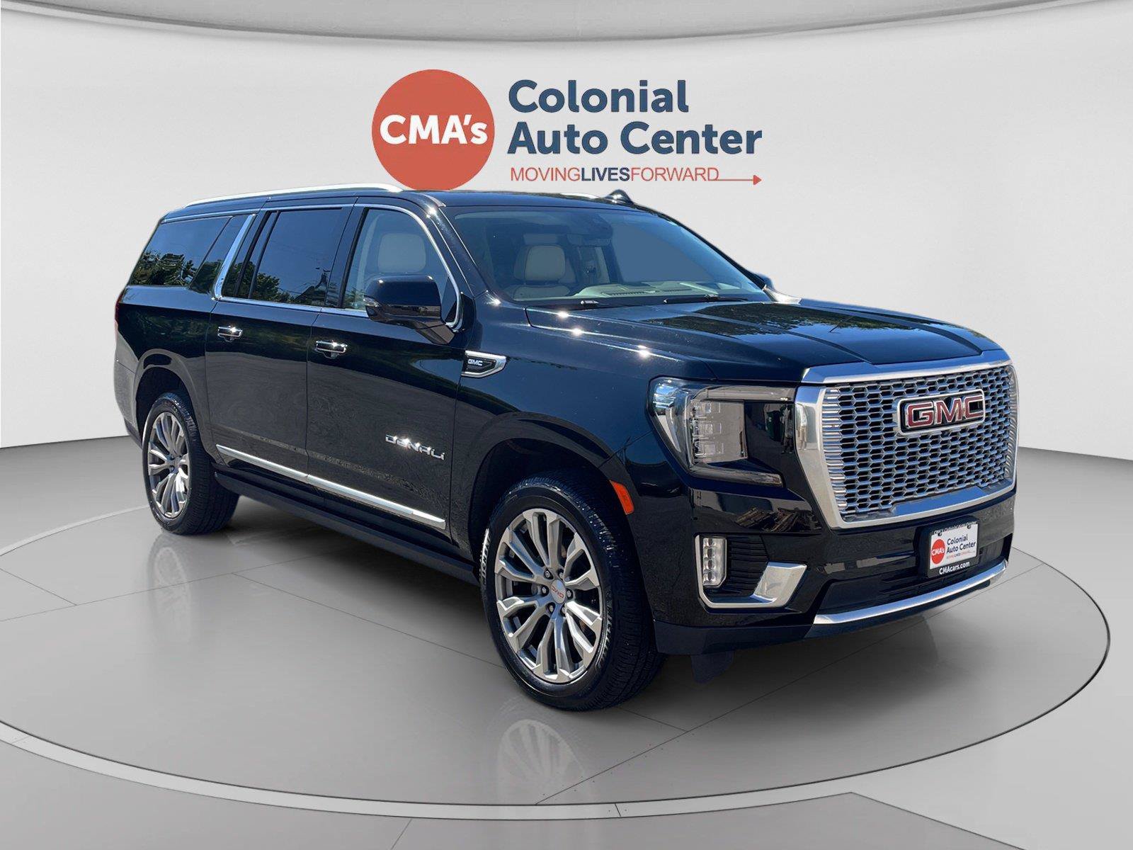 Used 2022 GMC Yukon XL Denali w/ Denali Premium Package AWD/4WD image 7
