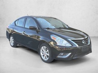 Used 2016 Nissan Versa SL video 3