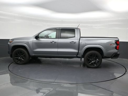 Used 2025 Chevrolet Colorado Z71 w/ Technology Package AWD/4WD image 2