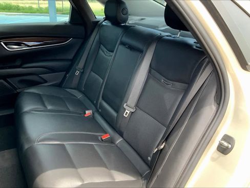 Used 2013 Cadillac XTS Luxury FWD image 21