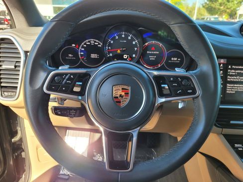 Used 2019 Porsche Cayenne AWD/4WD image 34
