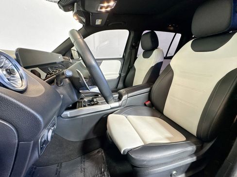 Certified 2022 Mercedes-Benz GLB 35 AMG AMG GLB 35 4MATIC SUV image 19