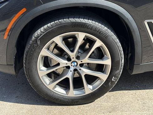Used 2021 BMW X5 xDrive40i w/ Premium Package AWD/4WD image 16
