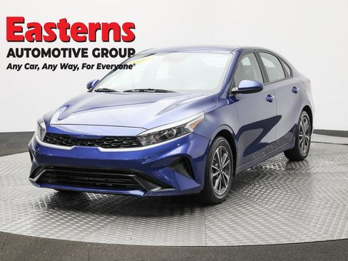 Used 2023 Kia Forte LXS image 1