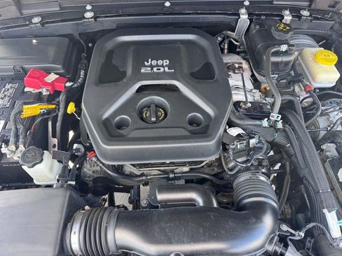Used 2021 Jeep Wrangler Unlimited Sport AWD/4WD image 31