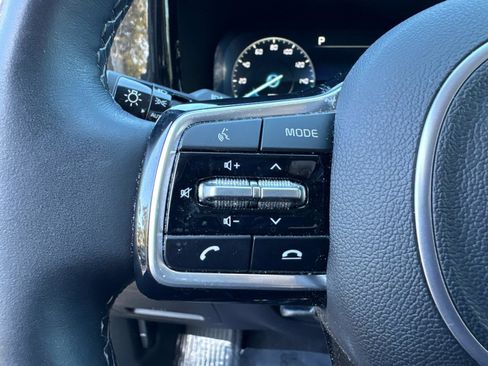 Used 2023 Kia Sorento SX image 32