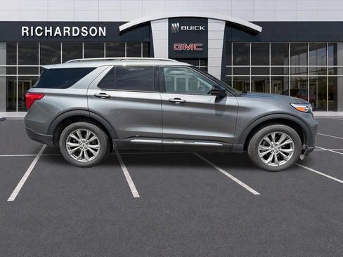 Used 2023 Ford Explorer Limited w/ Equipment Group 301A AWD/4WD image 4