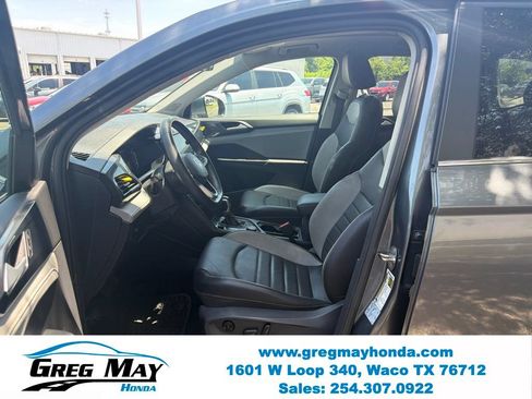 Used 2022 Volkswagen Taos SEL w/ Panoramic Sunroof Package AWD/4WD image 11