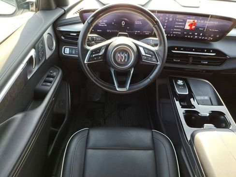 Used 2025 Buick Enclave Avenir w/ Super Cruise Package image 8