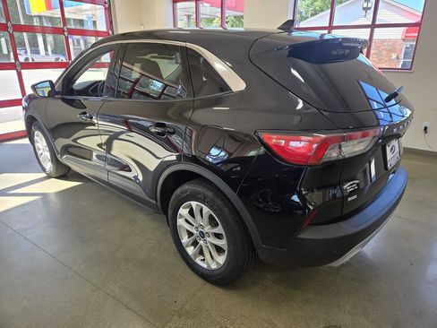 Used 2021 Ford Escape SE AWD/4WD image 4
