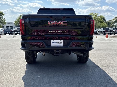 New 2025 GMC Sierra 2500 Denali w/ Denali Reserve Package image 9