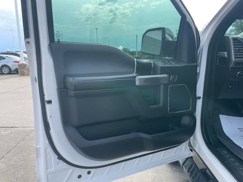 Used 2018 Ford F150 Platinum w/ Equipment Group 701A Luxury AWD/4WD image 20