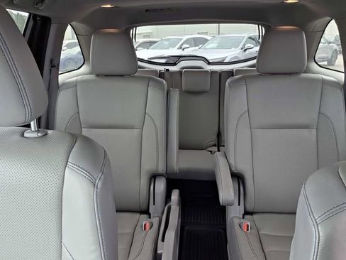 Used 2019 Toyota Highlander Limited Platinum image 17