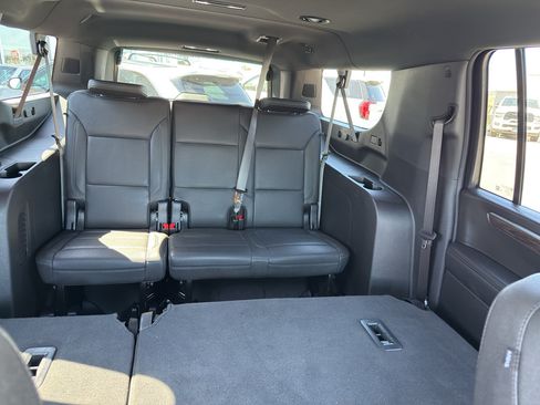 Used 2025 Chevrolet Suburban Z71 AWD/4WD image 31