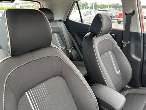 Certified 2025 Hyundai Venue Limited image 29