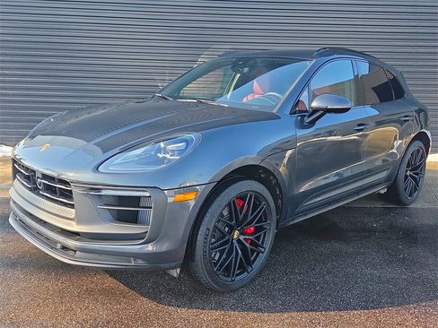 Certified 2023 Porsche Macan GTS image 1