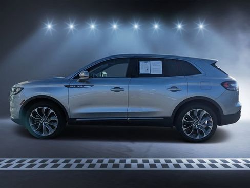 Used 2022 Lincoln Nautilus Reserve w/ Luxury Package image 6