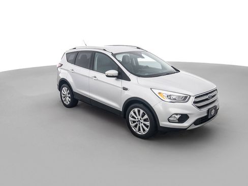 Used 2017 Ford Escape Titanium FWD image 3