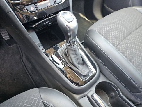 Used 2020 Buick Encore Preferred image 31