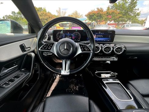 Used 2025 Mercedes-Benz CLA 250 image 5