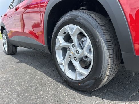 New 2026 Chevrolet Trax LS w/ LS Convenience Package FWD image 11