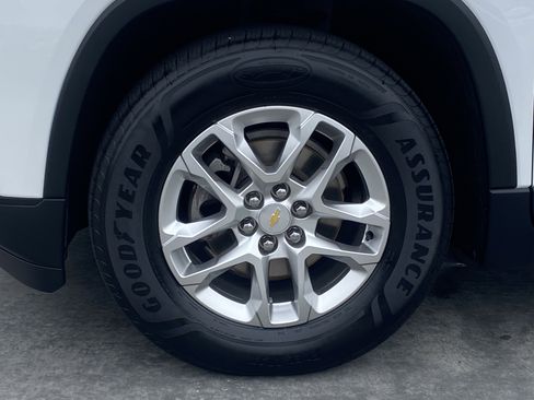 Used 2020 Chevrolet Traverse LS image 8