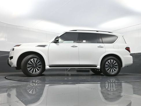 Used 2023 Nissan Armada SL w/ Midnight Edition Package RWD image 31