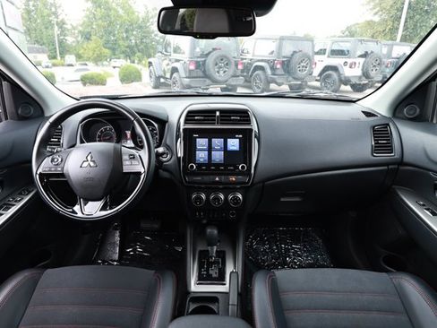 Used 2024 Mitsubishi Outlander Sport AWD image 28