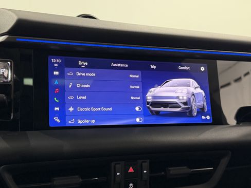 Certified 2025 Porsche Macan 4 Electric image 44