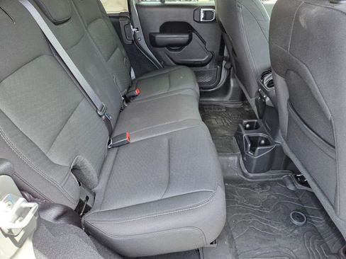 Used 2022 Jeep Wrangler Unlimited Sport AWD/4WD image 14