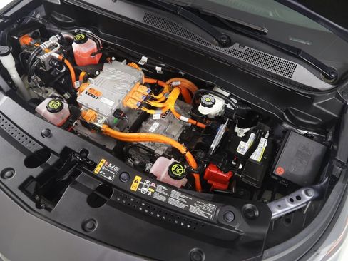 Used 2023 Chevrolet Bolt EUV Premier image 16