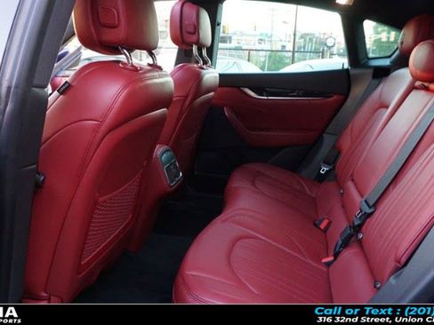 Used 2019 Maserati Levante 3.0L image 23