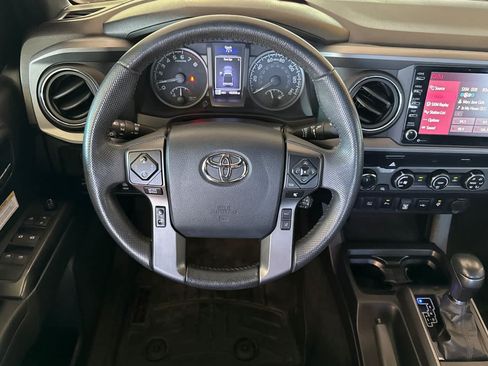 Used 2020 Toyota Tacoma TRD Off-Road w/ Technology Package AWD/4WD image 14