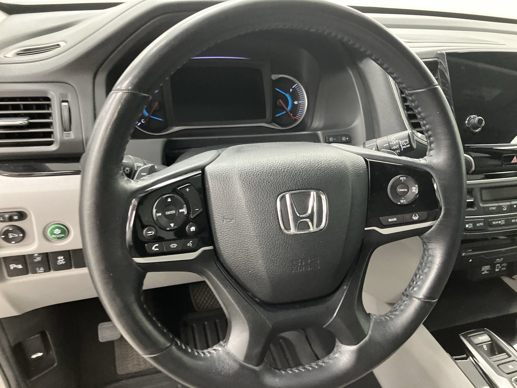 Used 2021 Honda Pilot Touring image 11