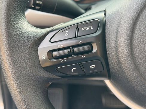 Used 2022 Kia Rio S image 17