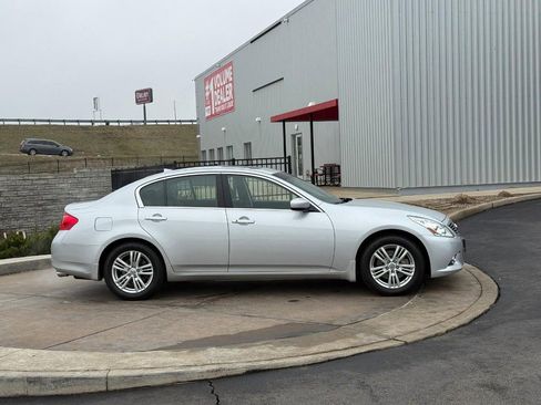 Used 2011 INFINITI G37 x Sedan w/ Premium Pkg image 2