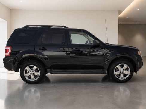 Used 2010 Ford Escape XLT FWD image 6