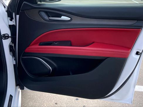 Used 2021 Alfa Romeo Stelvio Ti w/ Nero Edizione image 22