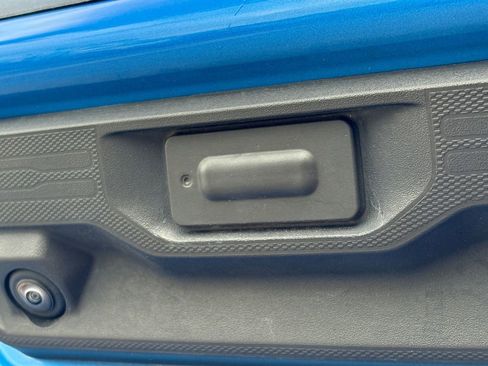 Used 2025 Chevrolet Silverado 1500 Custom image 10