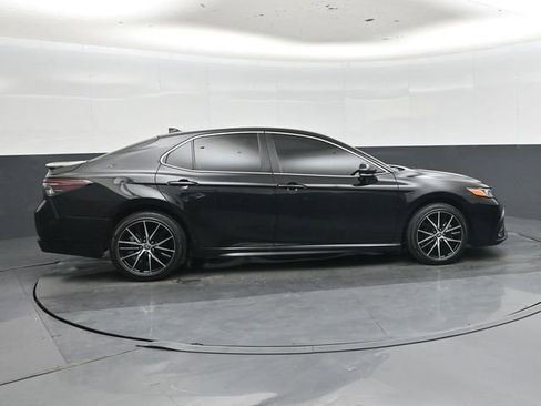 Used 2024 Toyota Camry SE FWD image 2
