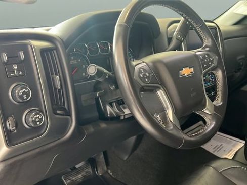 Used 2018 Chevrolet Silverado 1500 LT w/ Midnight Edition AWD/4WD image 11