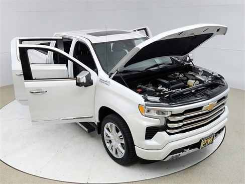 Used 2022 Chevrolet Silverado 1500 High Country w/ Technology Package image 21
