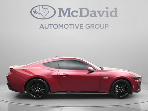Used 2025 Ford Mustang GT Premium RWD image 9