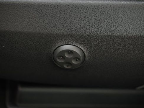 Used 2023 Mercedes-Benz GLC 300 4MATIC image 23