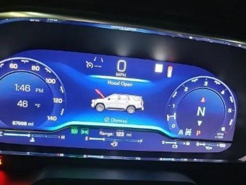 Used 2022 Chevrolet Suburban Z71 w/ Luxury Package image 7