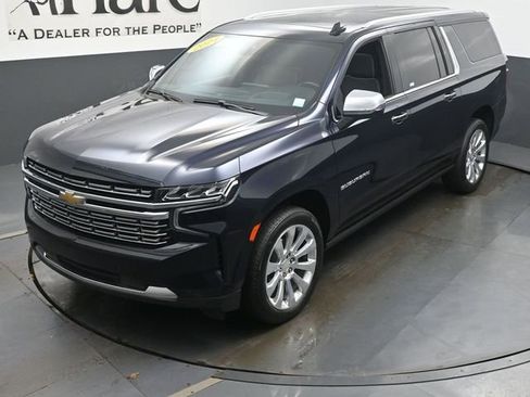 Used 2024 Chevrolet Suburban Premier w/ Premium Package 2 AWD/4WD image 50