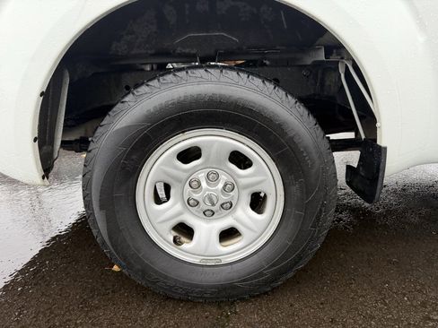 Used 2019 Nissan Frontier S image 10